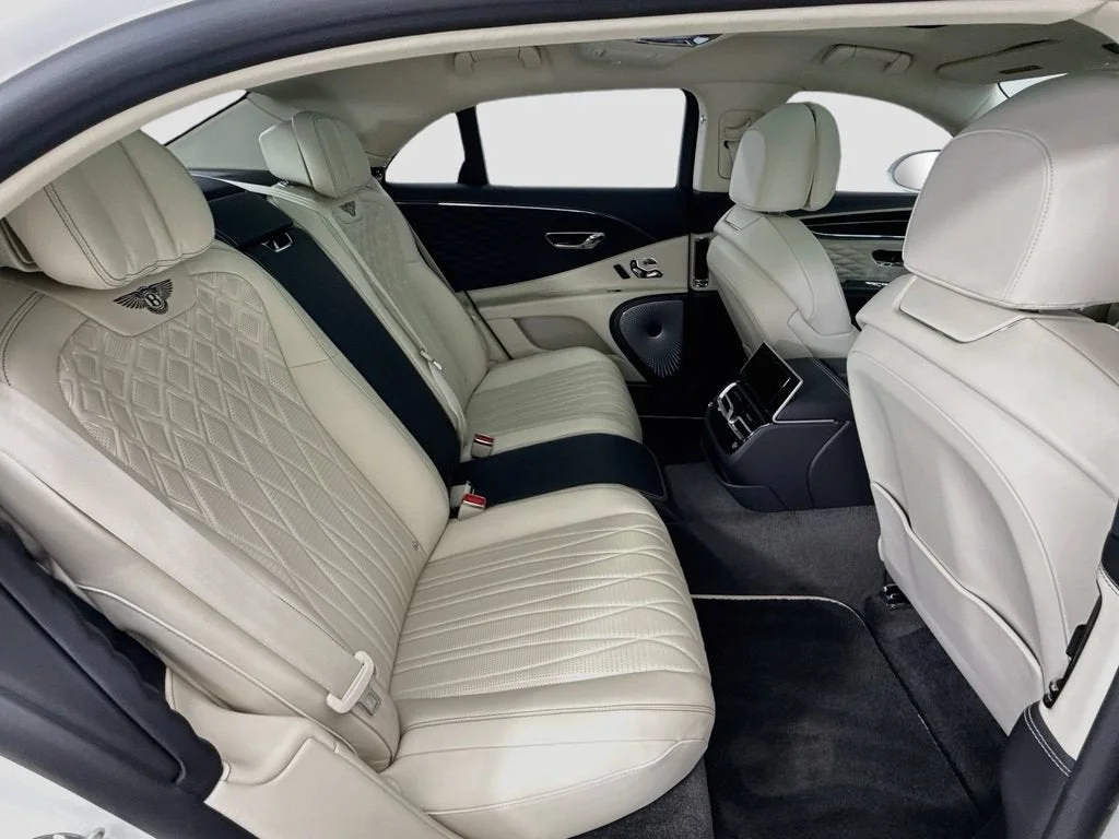 Used 2020 Glacier White Solid Bentley W12 image 21