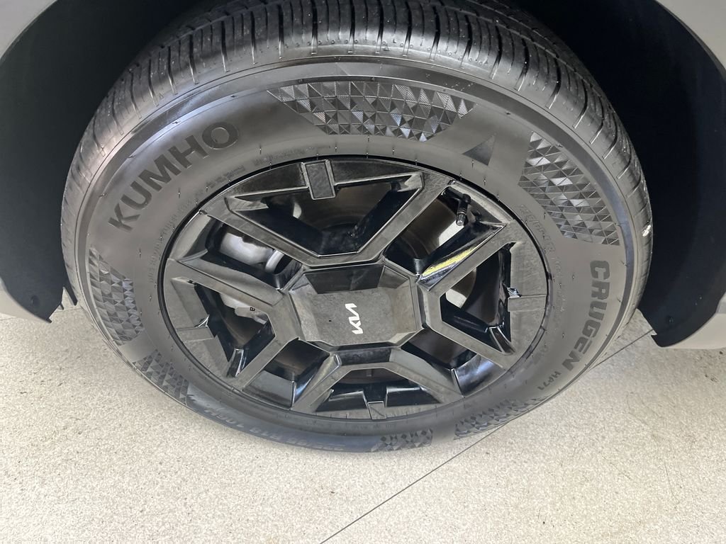 Used 2027 Black Kia LX image 9