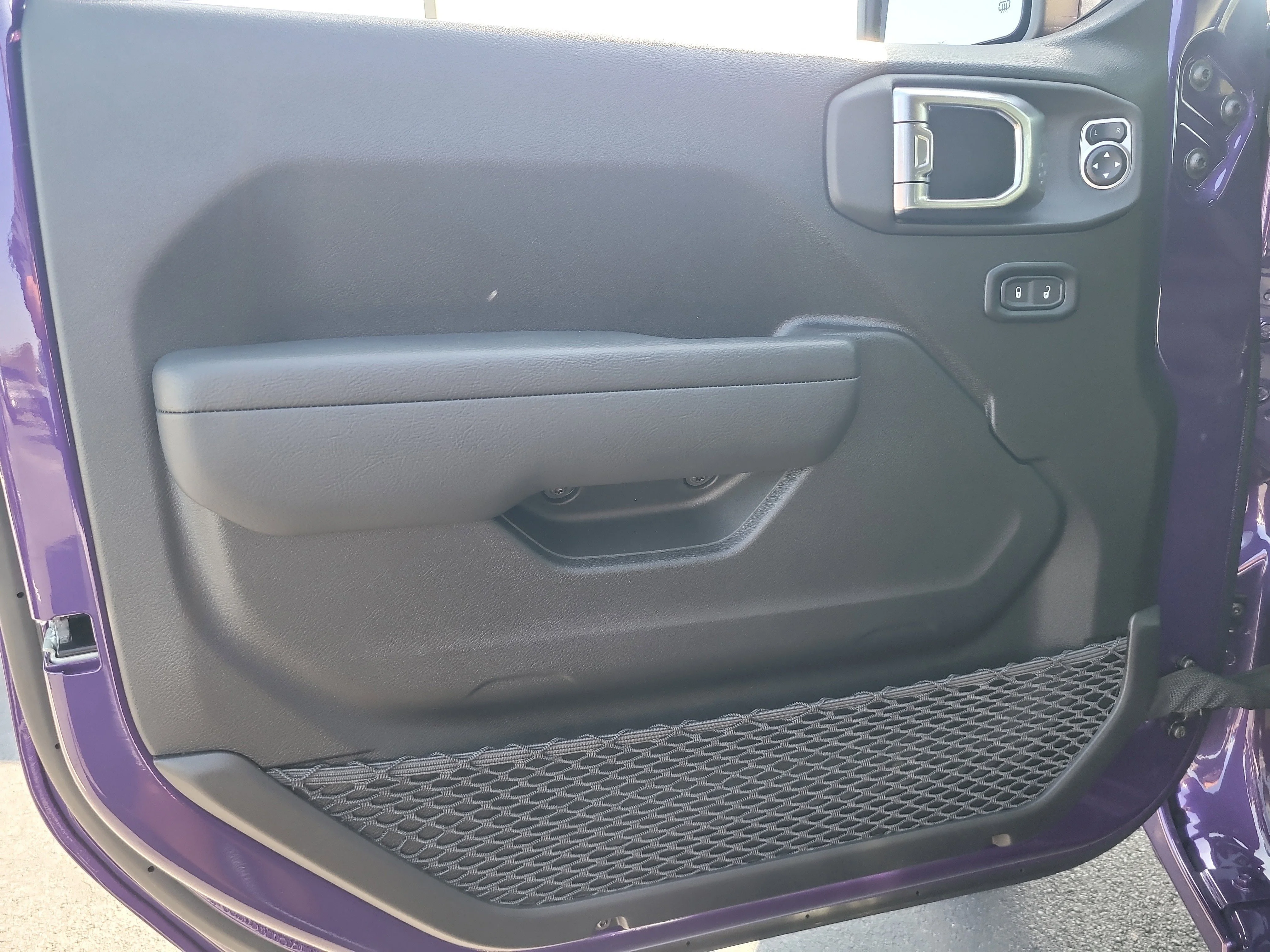 New 2026 Reign Jeep Sport S image 12