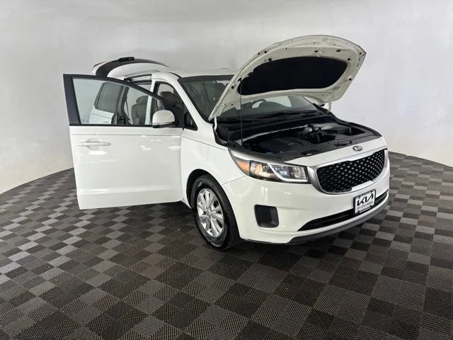 Used 2015 White Kia LX image 14