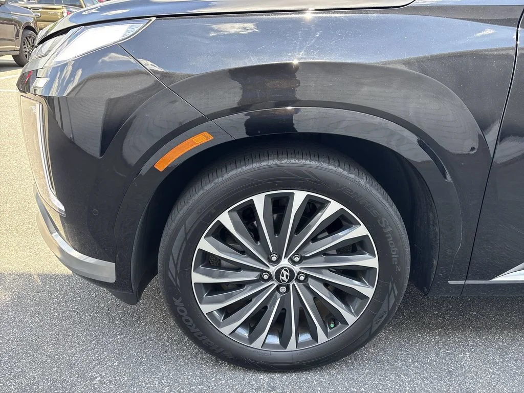 Used 2024 Black Hyundai Calligraphy image 19