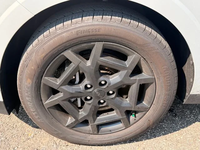 Certified Used 2025 Ivory Kia SX image 10