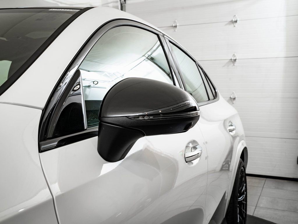 New 2026 MANUFAKTUR Moonlight White Metallic Mercedes-Benz GLC 43 AMG® image 17