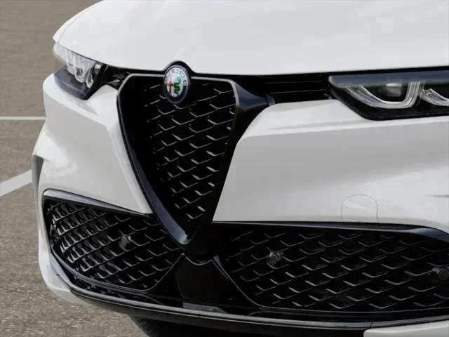 New 2025 Milano White Exterior Paint Alfa Romeo  image 99