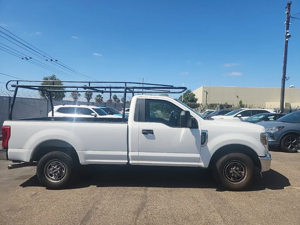 Used 2018 White Ford XL image 16