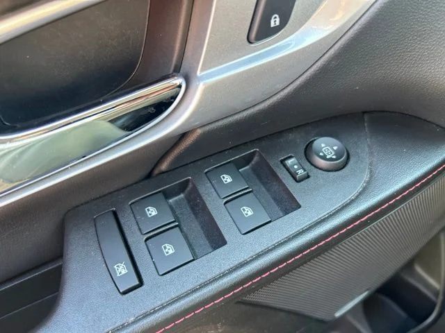 Used 2015  GMC Denali image 14
