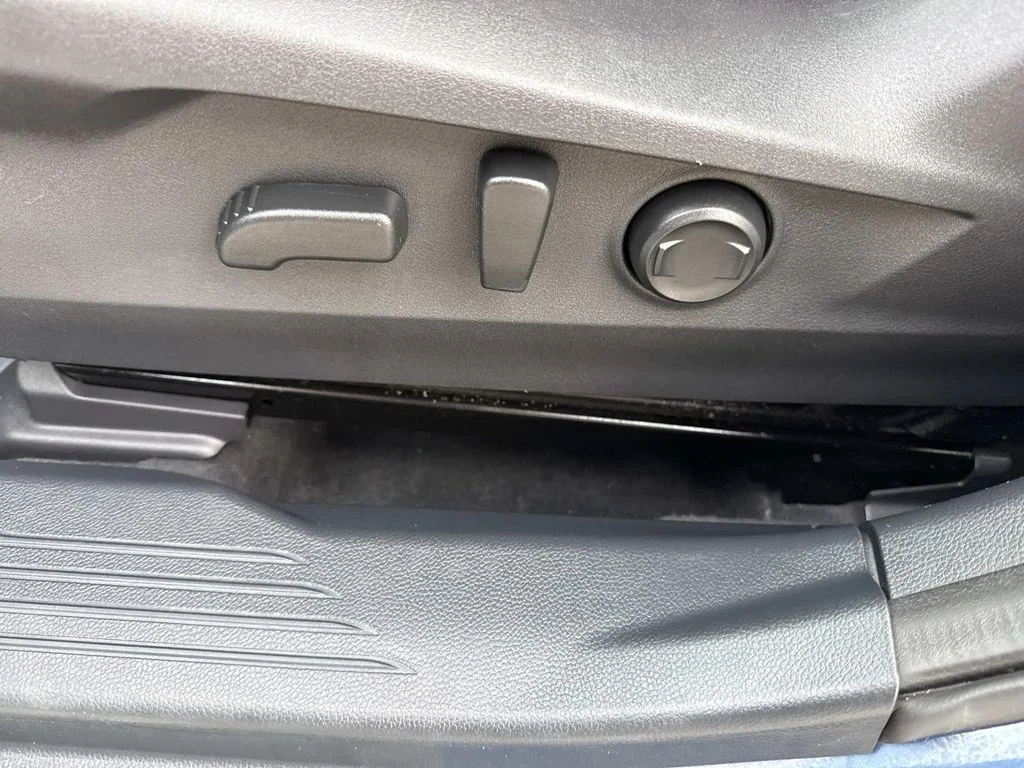 Used 2022 Blue Subaru Touring image 27