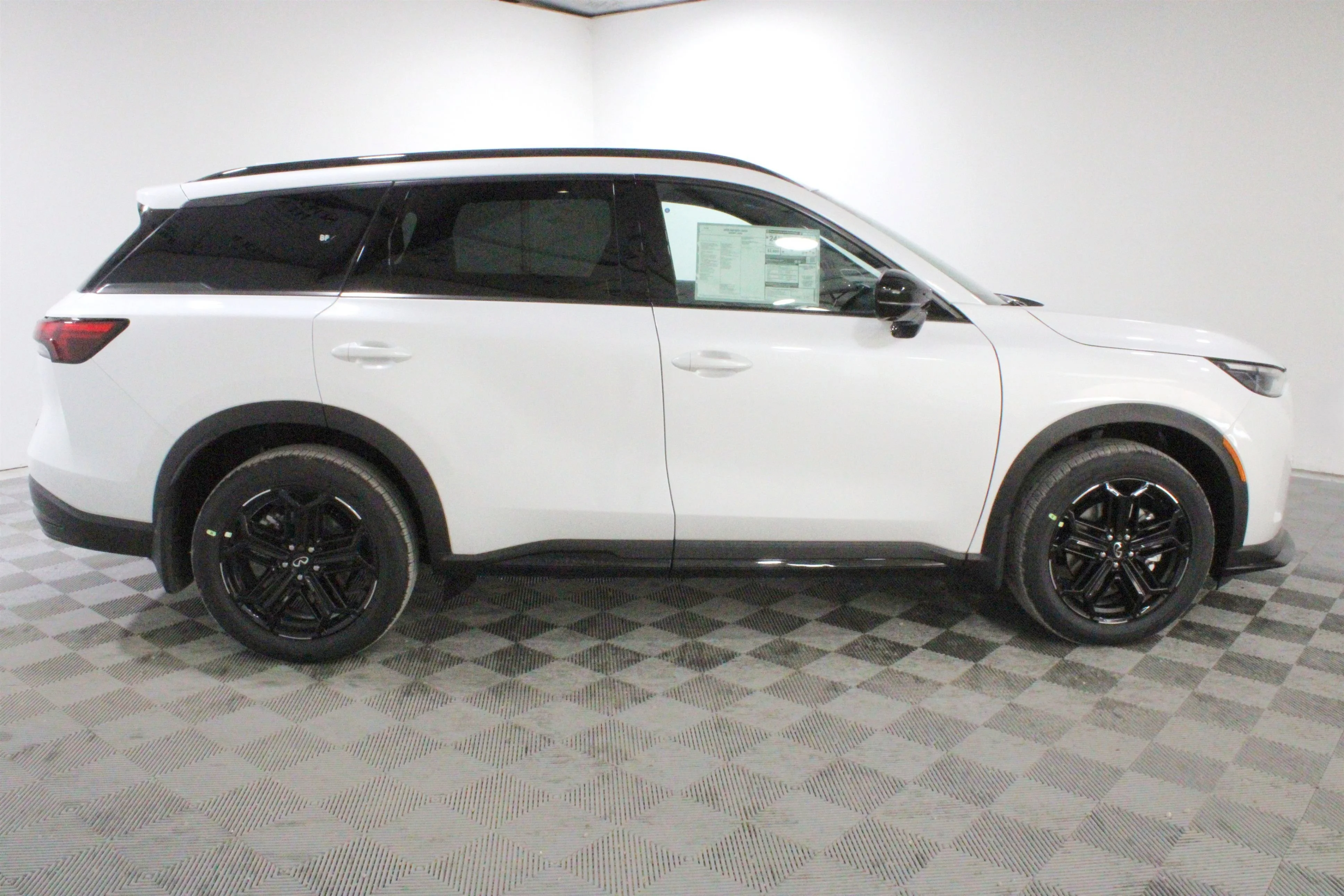 New 2026 RADIANT WHITE INFINITI Sport AWD image 29