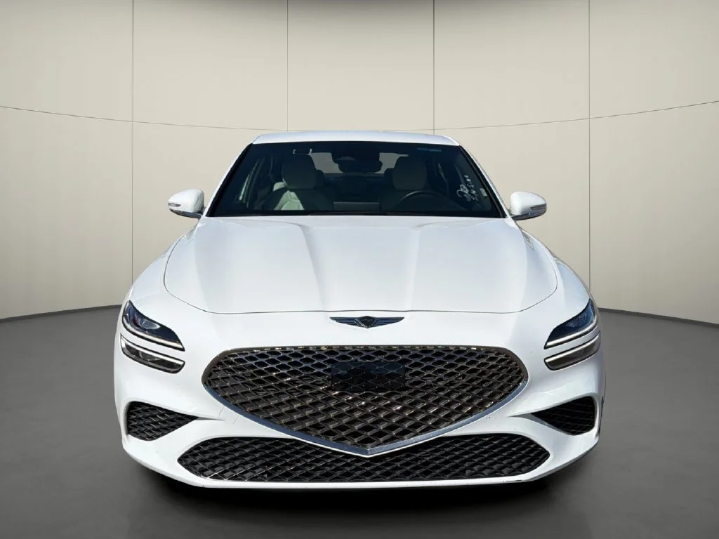 Used 2025 White Genesis 2.5T image 2