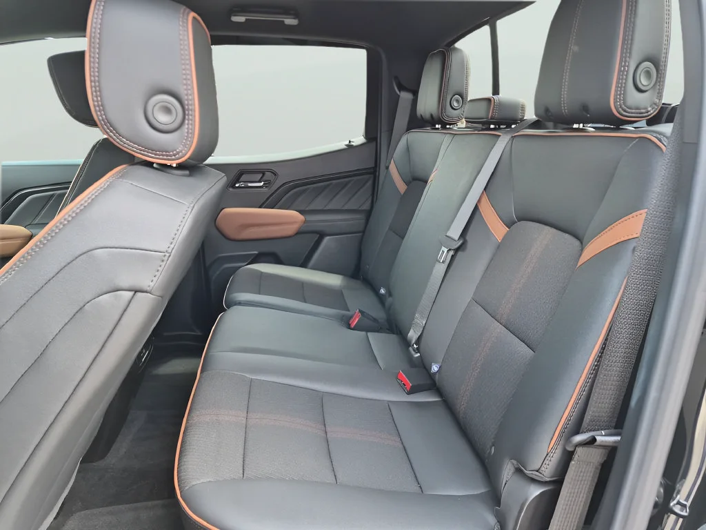 Used 2026 Onyx Black GMC AT4 image 34