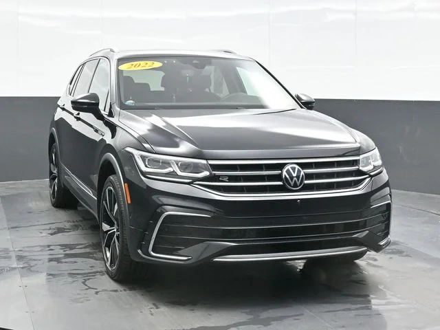 Used 2022 Black Volkswagen 2.0T SEL R-Line image 6