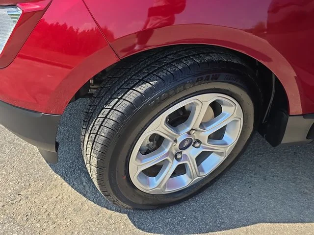 Used 2021 Red Ford SE image 32