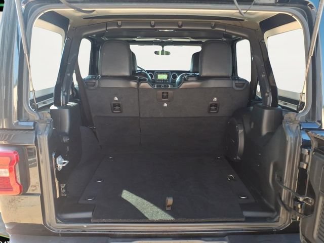 Used 2022 Black Jeep Sahara Altitude 4x4 image 25
