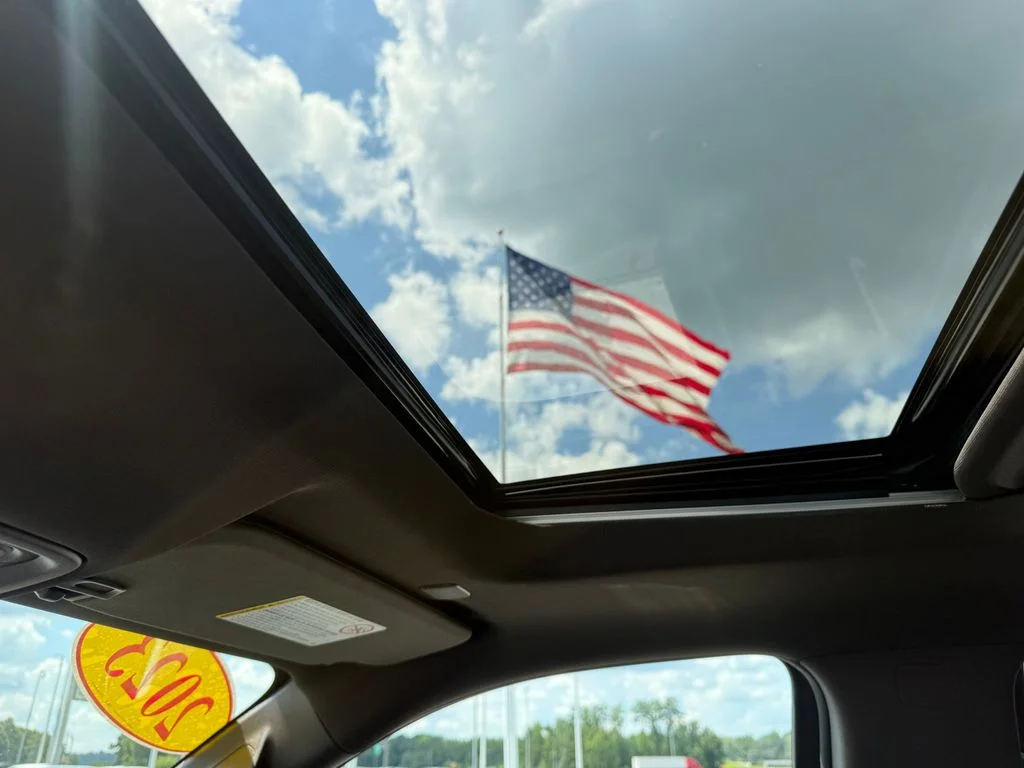 Used 2023 White GMC Denali image 14