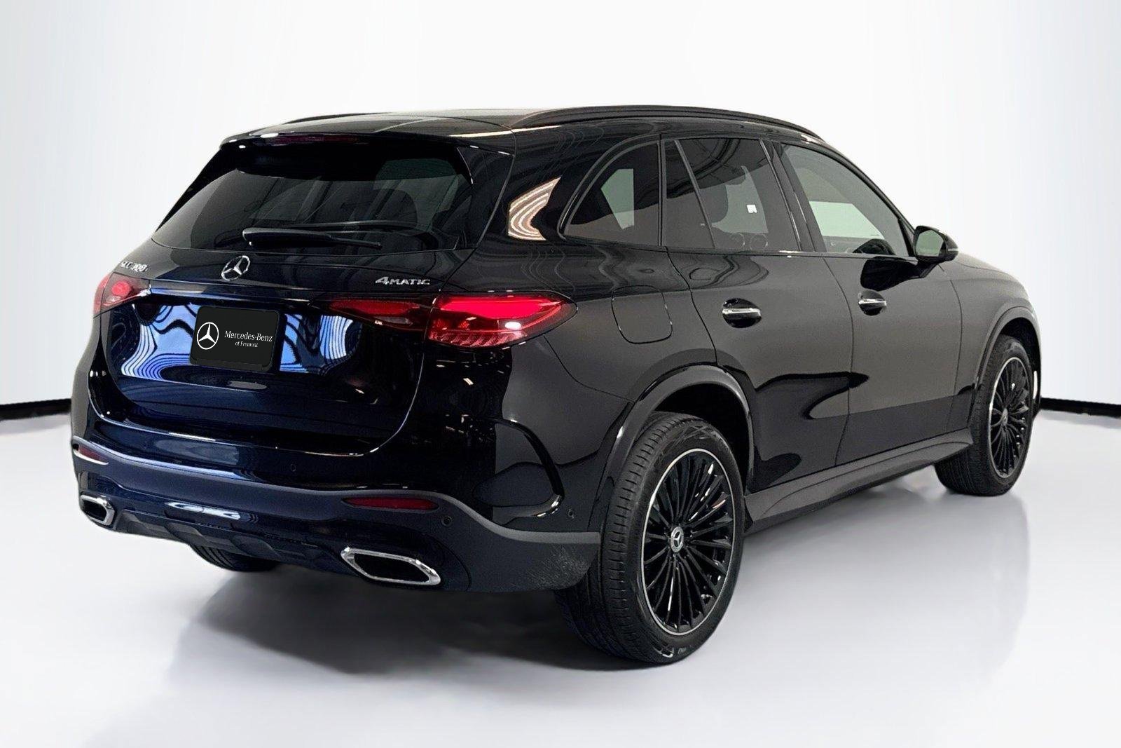 New 2026 Black Mercedes-Benz GLC 300 image 5