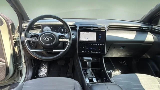 Used 2023 Green Hyundai SEL Premium image 11