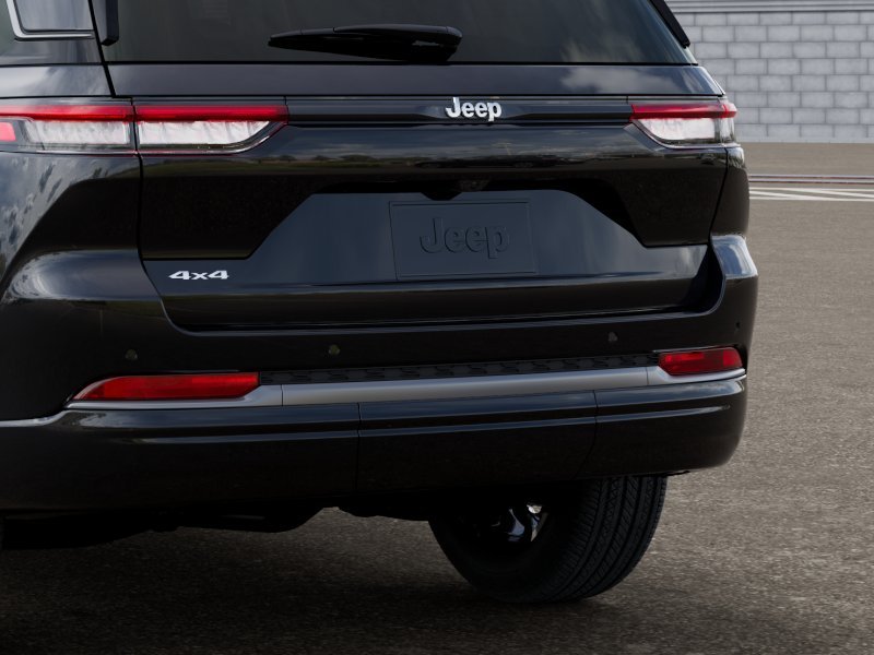New 2026 Diamond Black Crystal Pearl-Coat Exterior Paint Jeep Limited image 13
