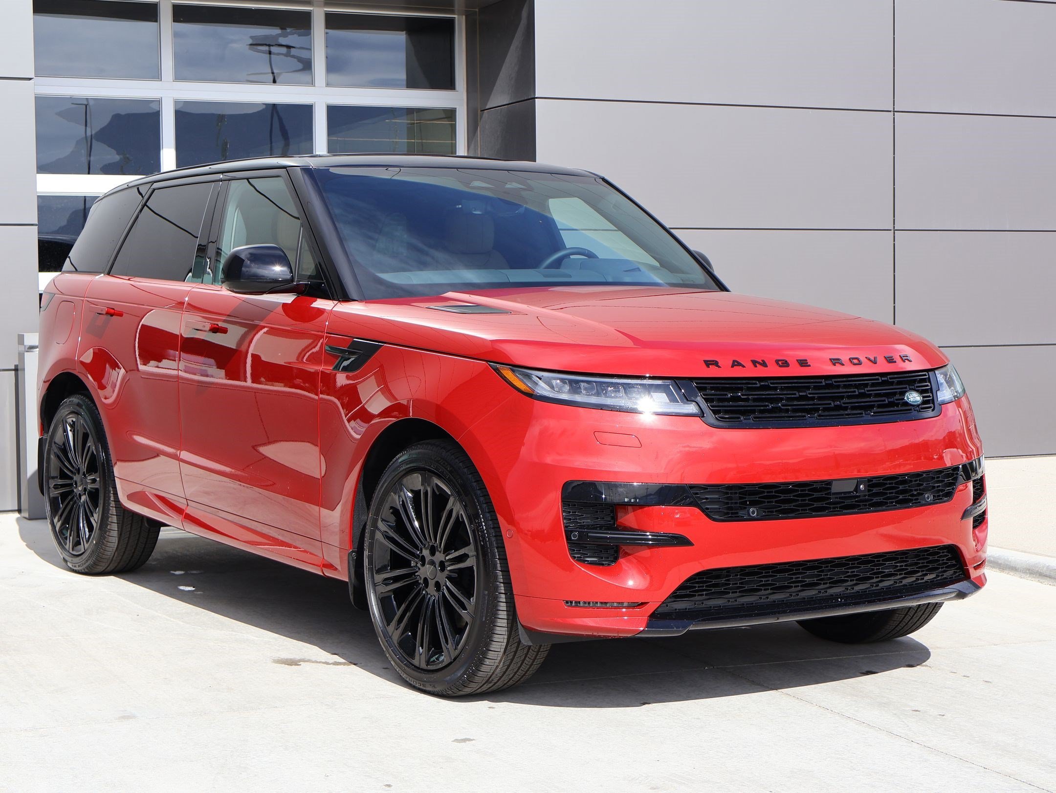 New 2026 Firenze Red LAND ROVER P400 Dynamic SE image 3