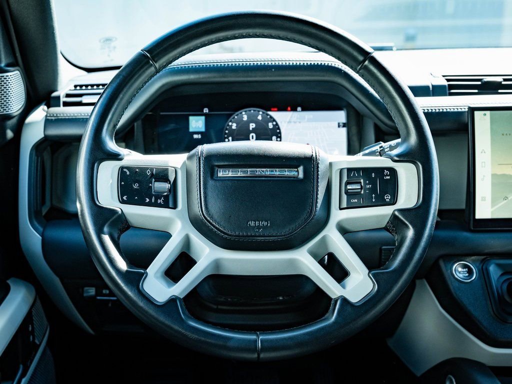 Used 2023 Black Land Rover X-Dynamic SE image 38