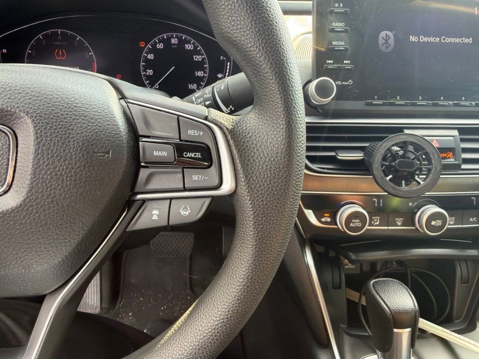 2019 Honda Accord LX - Photo 11