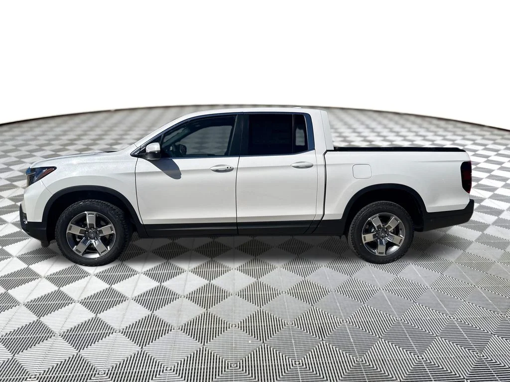 New 2026 White Honda RTL image 2