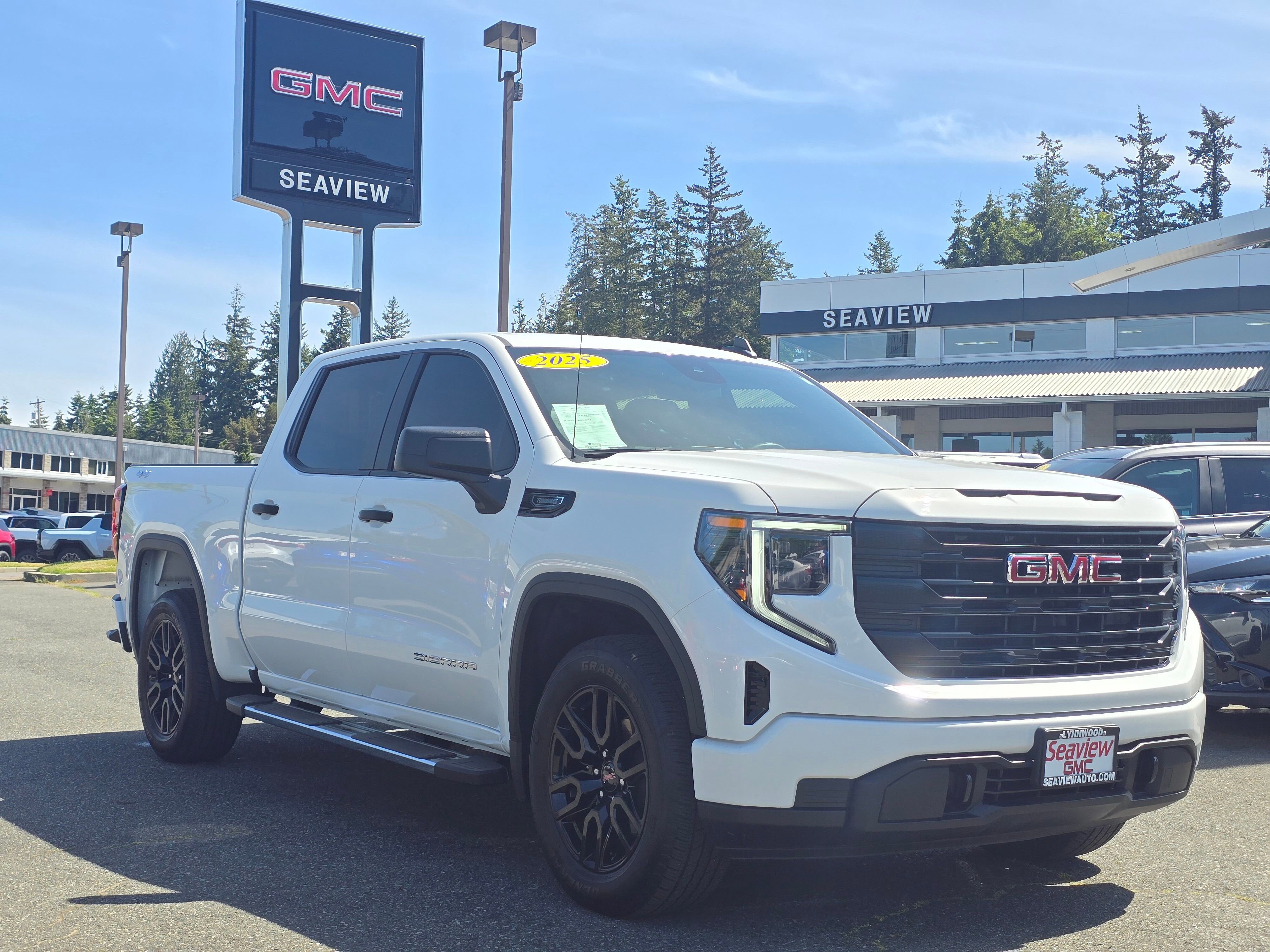 2025 GMC Sierra 4WD Crew Cab Short Box Pro's photo