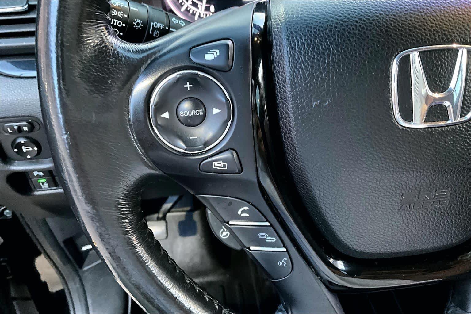 Used 2017 Crystal Black Pearl Honda RTL-E image 23