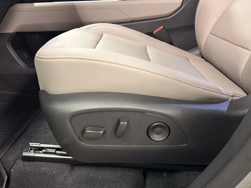 New 2027 Sterling Metallic GMC Elevation image 25