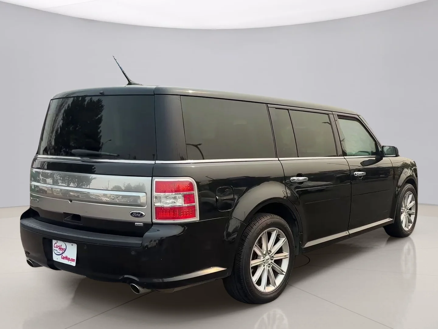 Used 2015 Black Ford LIMITED image 5