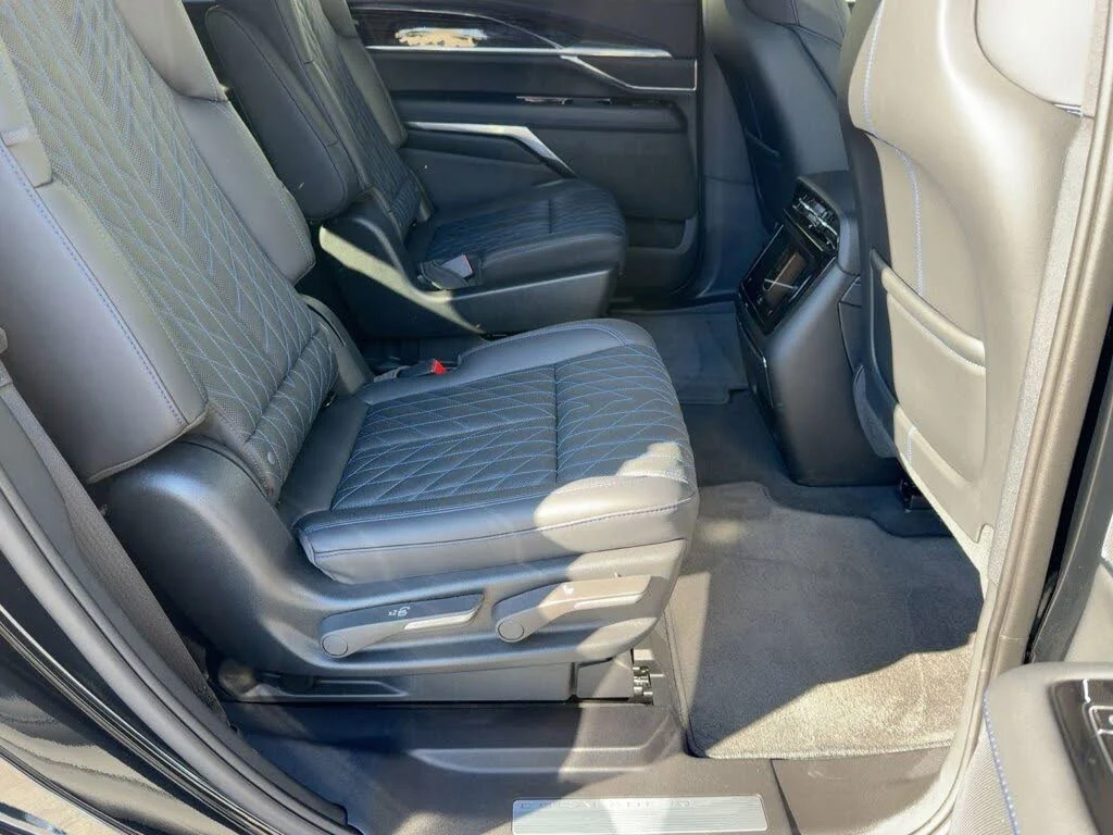 Used 2025 BLACK RAVEN Cadillac Sport 1 image 20