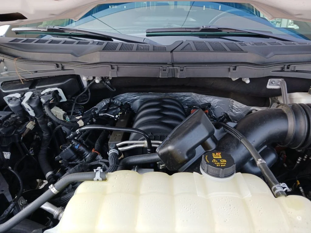 Used 2023 White Ford Lariat image 14