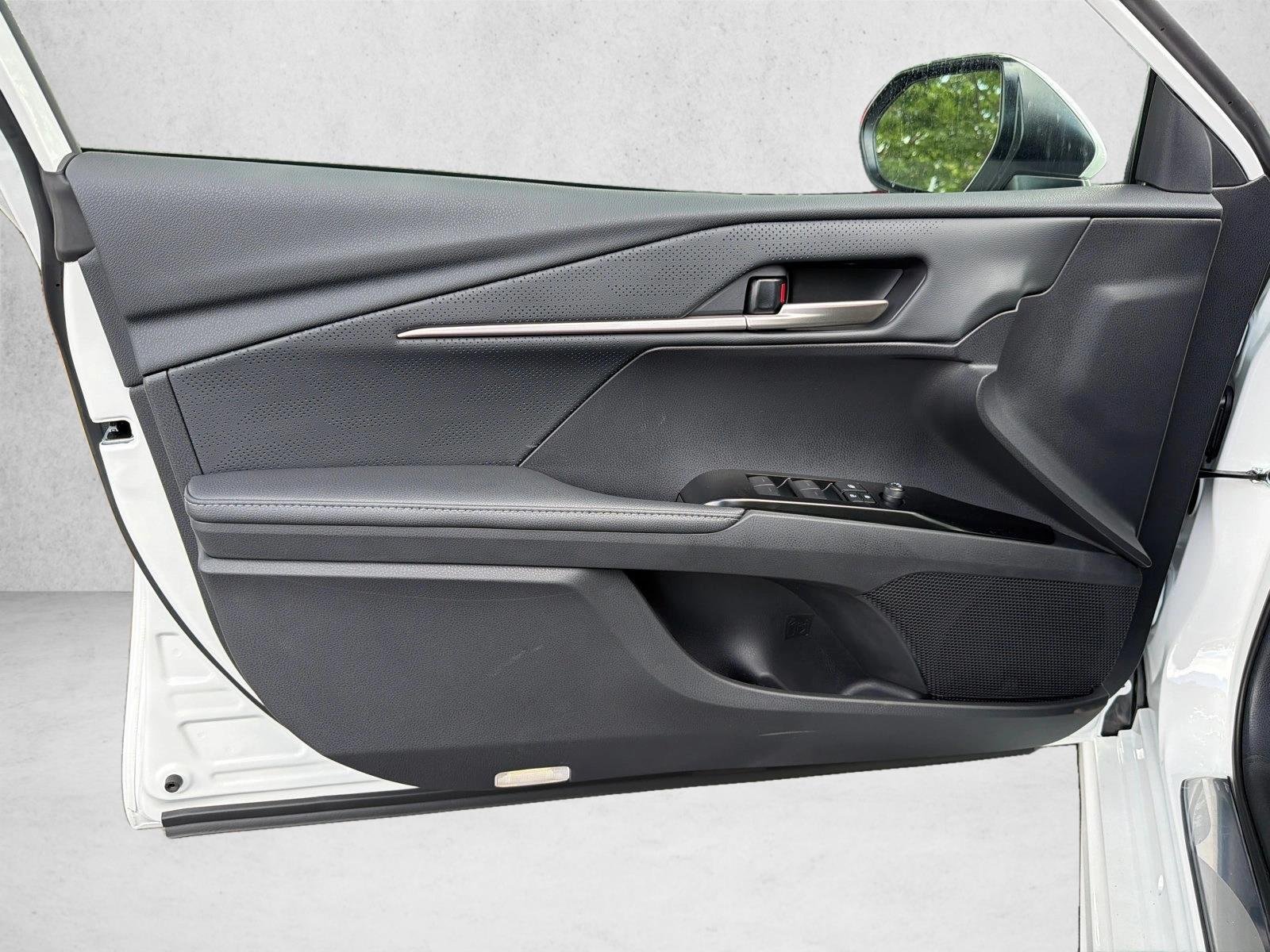 New 2026 Wind Chill Pearl Toyota XSE image 10