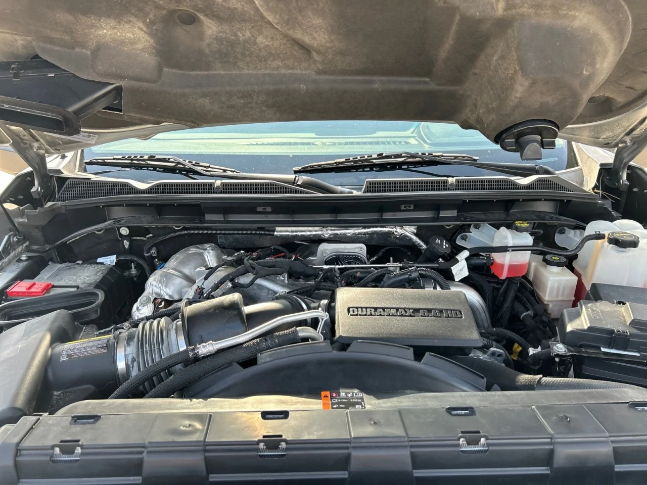 Used 2024 Sterling Metallic GMC SLT image 8