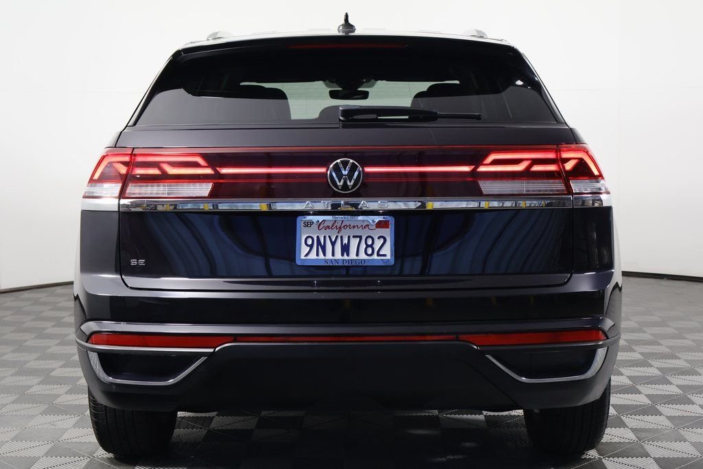 Used 2024 Deep Black Volkswagen 2.0T SE image 5