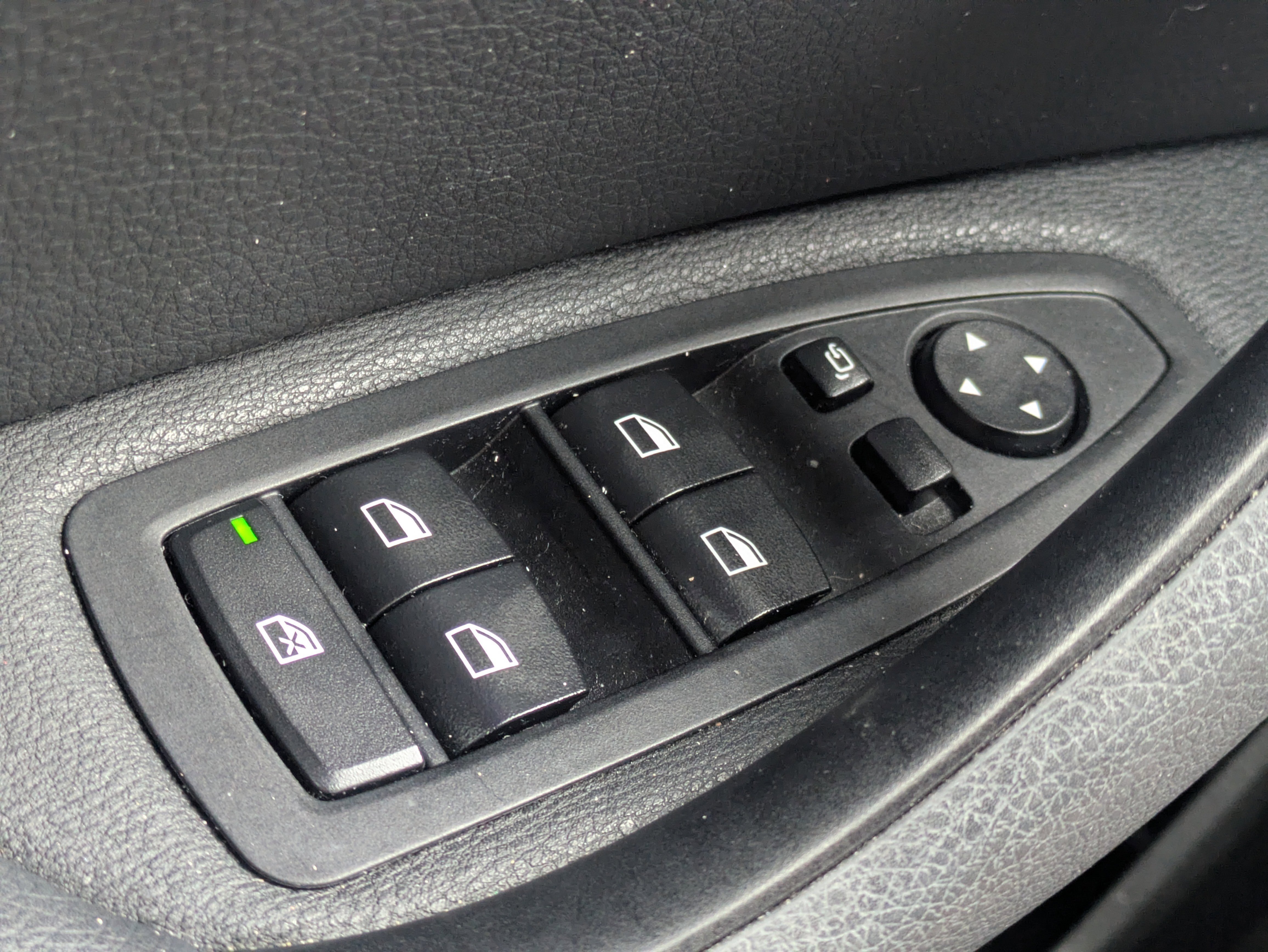 Used 2021 Phytonic Blue Metallic BMW sDrive28i image 27