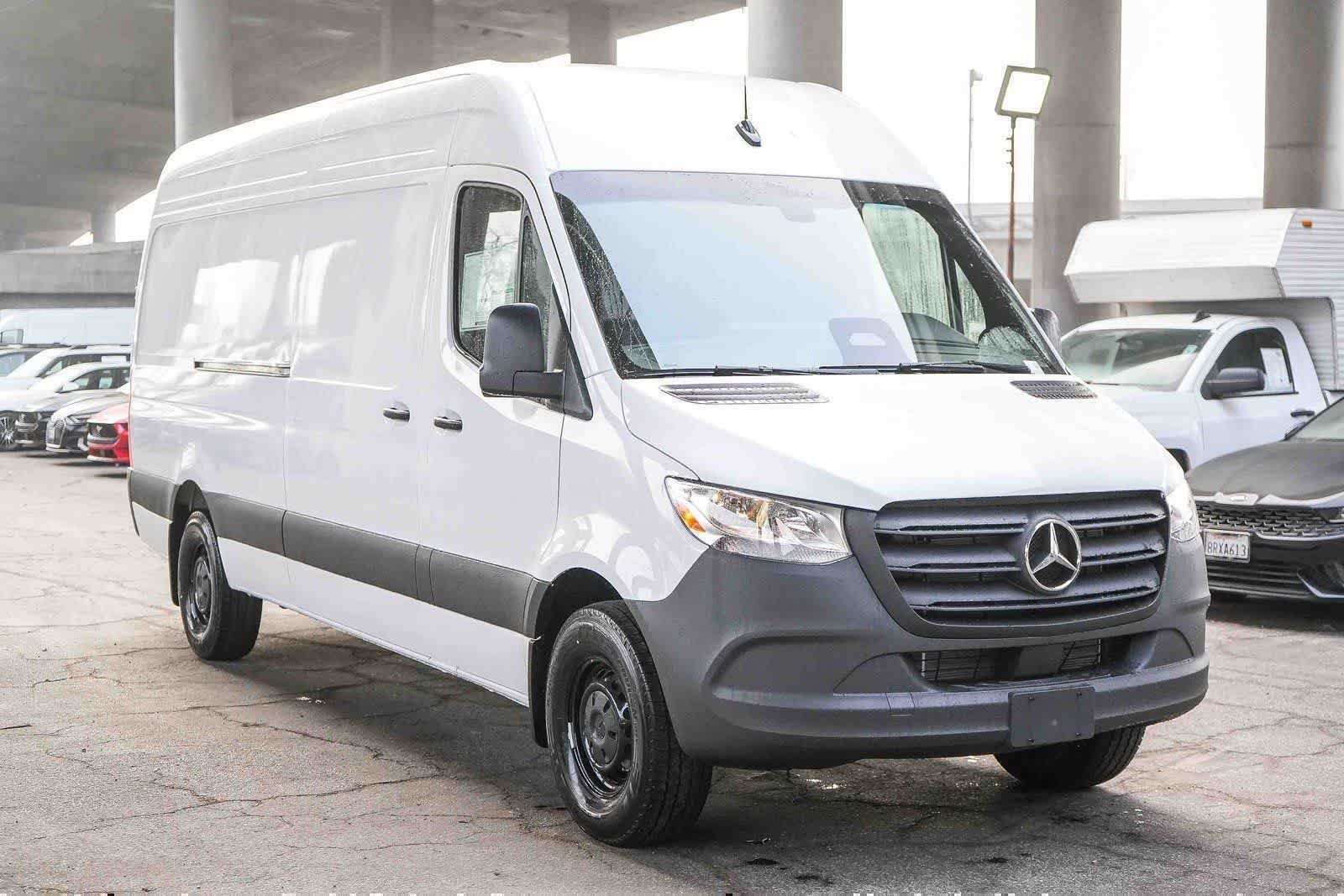 New 2026 Arctic White Mercedes-Benz Cargo 170WB High Roof RWD 2.0L I4 Diesel Turbo SO image 3