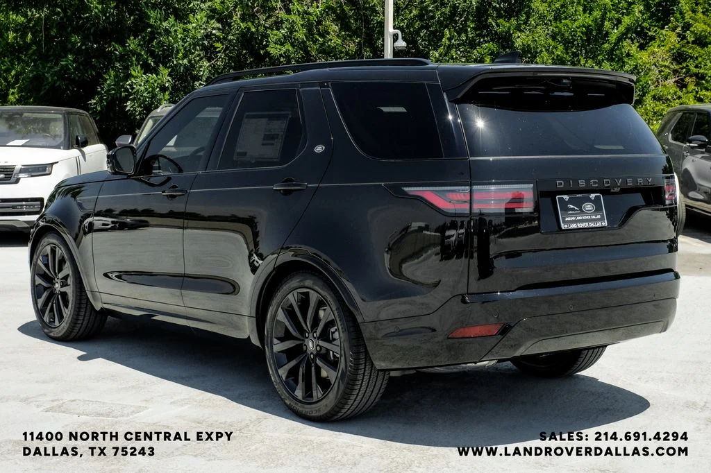New 2026 Santorini Black Metallic Land Rover Dynamic SE image 8