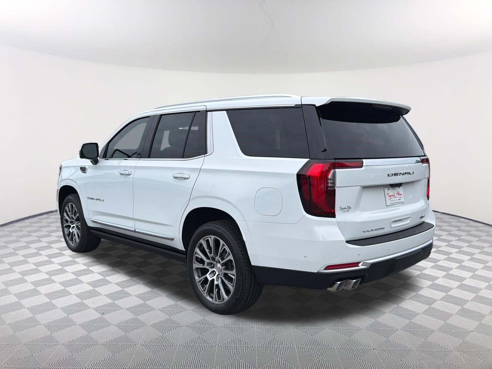 2026 GMC Yukon Denali - Photo 3