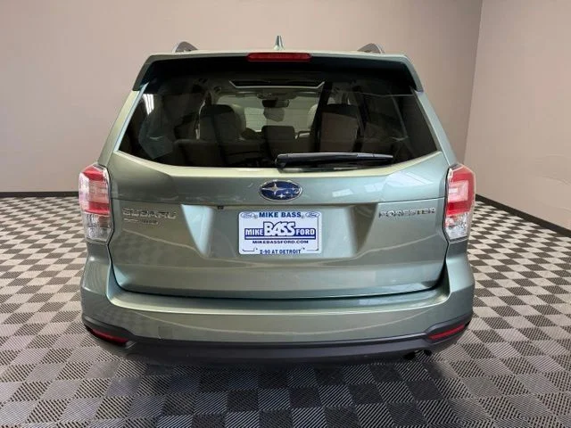 Used 2018 Green Subaru 2.5i Premium image 11