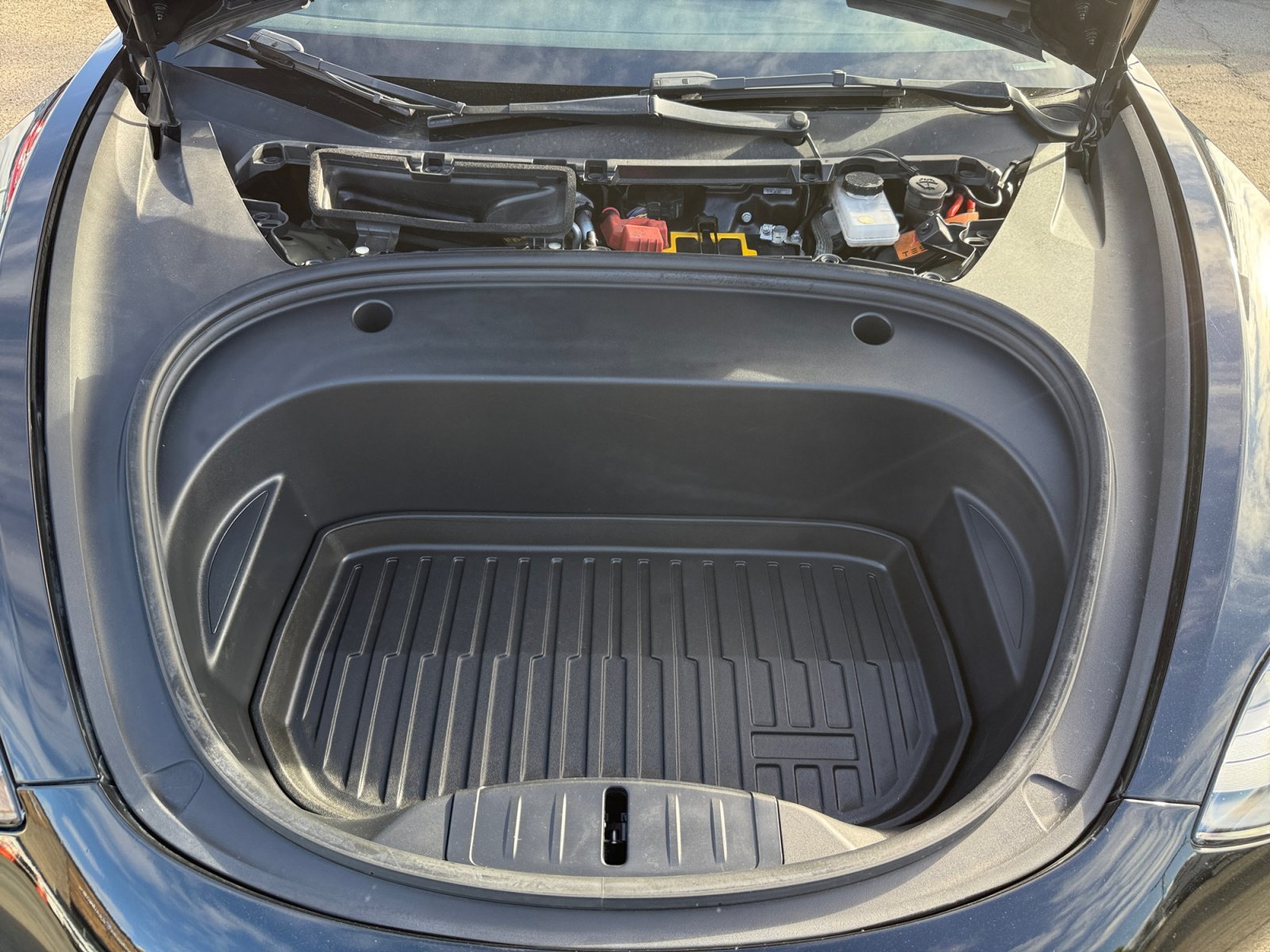 Used 2022 Solid Black Tesla Base image 20