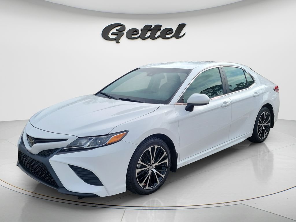 Certified Used 2018 White Toyota SE image 1