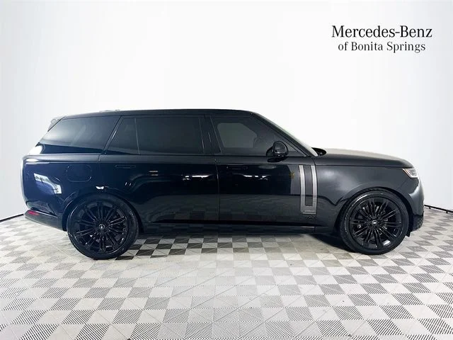 Used 2024  Land Rover Autobiography image 8