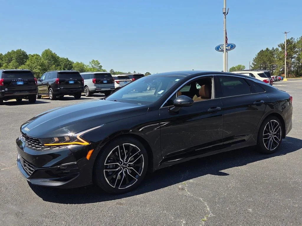 Used 2023 Black Kia GT image 3