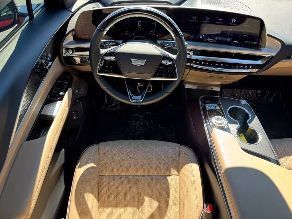 Used 2026  Cadillac Signature Luxury image 15
