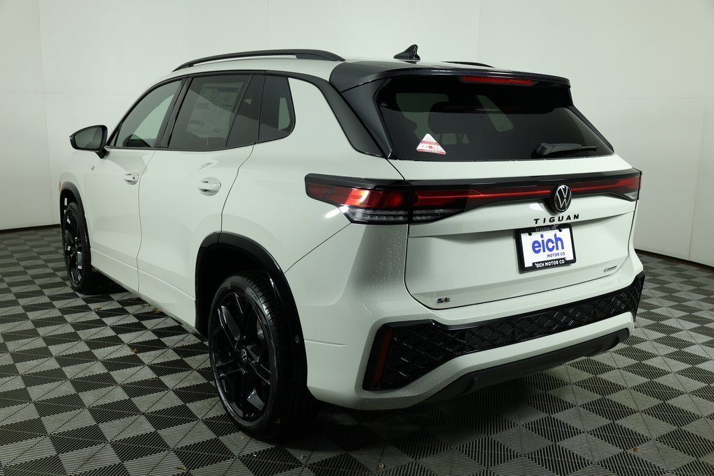 Used 2026  Volkswagen SE R-Line Black image 4