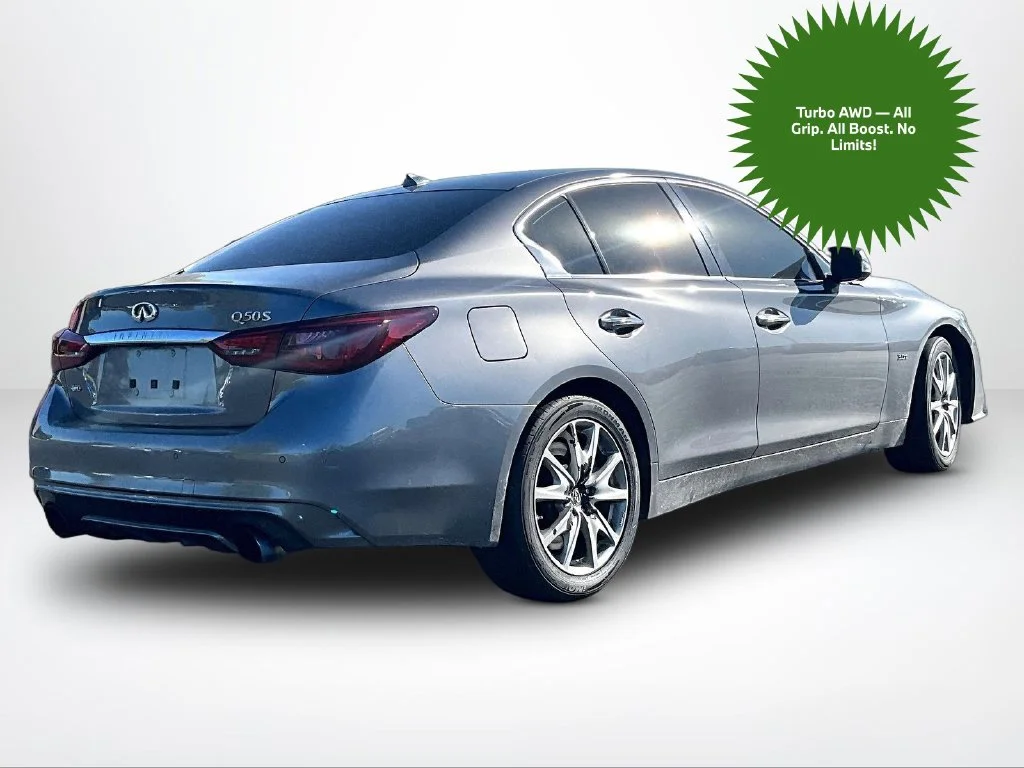 Used 2018 Gray INFINITI Sport image 2