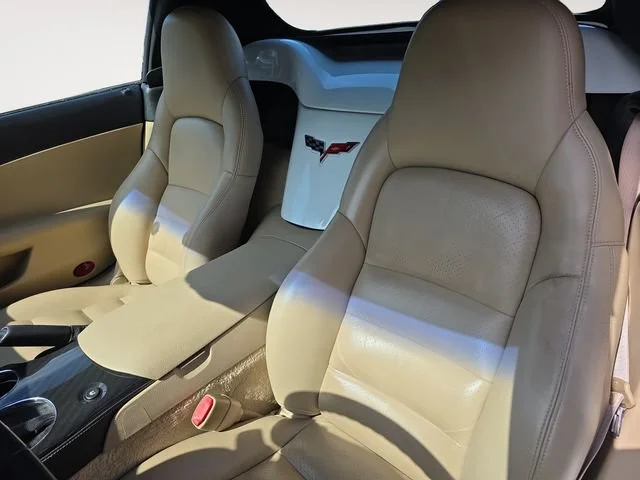Used 2010 ARCTIC WHITE Chevrolet Z16 Grand Sport w/3LT image 13