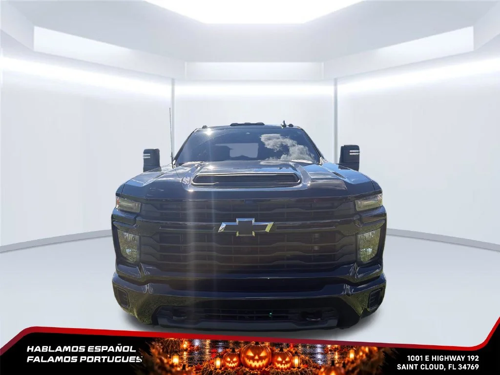 Used 2024 Black Chevrolet Custom image 8