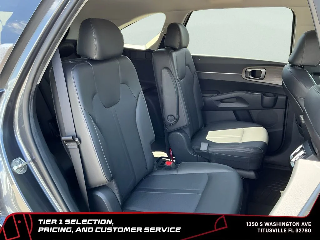 Used 2022 Gray Kia EX image 17
