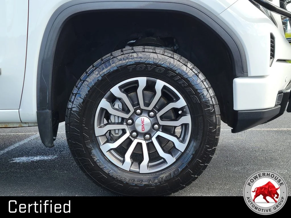 Used 2023 White GMC AT4 image 12